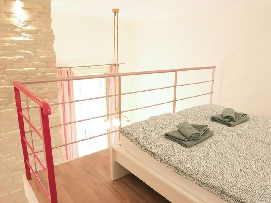 Apartment Elegant Nearby The Central Market Hall *