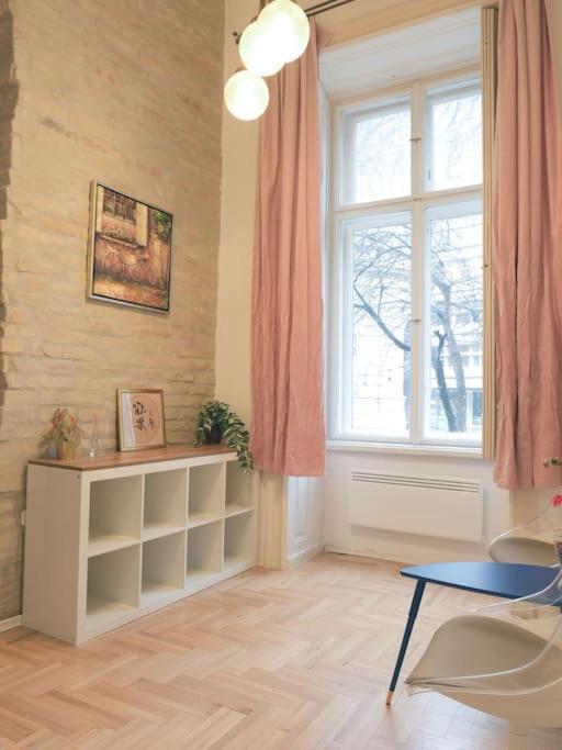 Apartment Elegant Nearby The Central Market Hall *